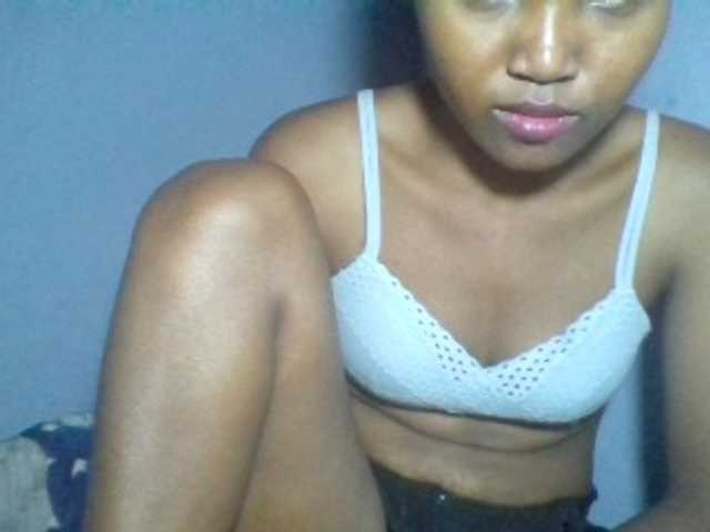 Rema-2 live webcam show