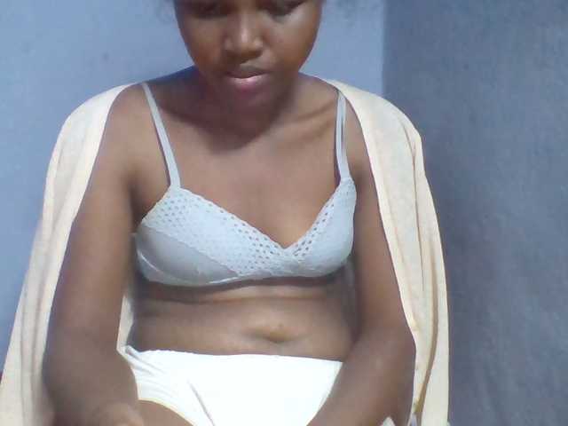 Rema-2 live cam on BongaCams