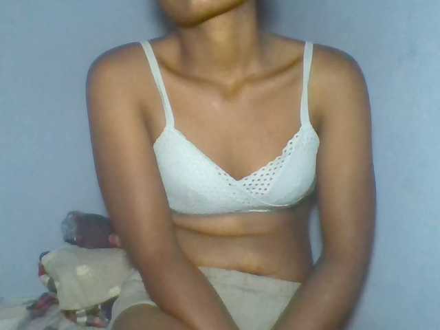 Rema-2 live cam on BongaCams
