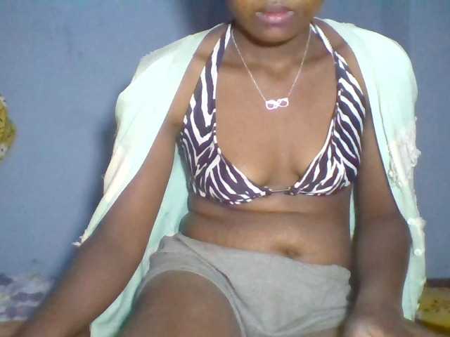 Rema-2 live cam on BongaCams