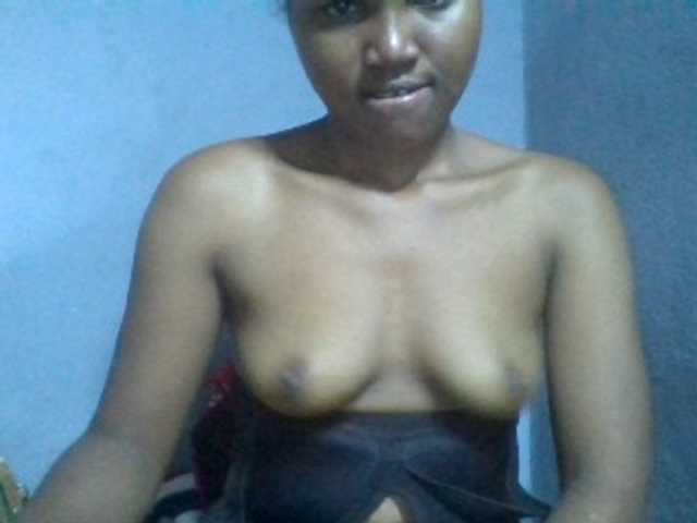 Rema-2 live cam on BongaCams
