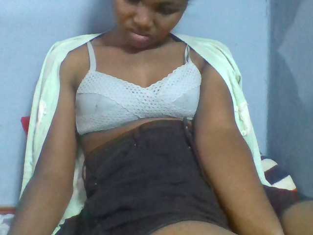Rema-2 live cam on BongaCams