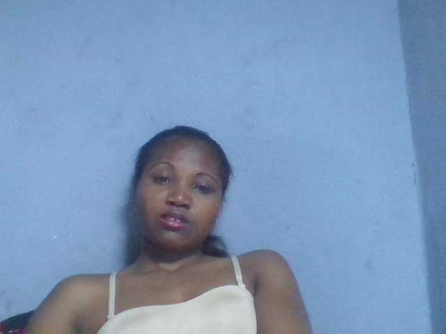Rema-2 live cam on BongaCams