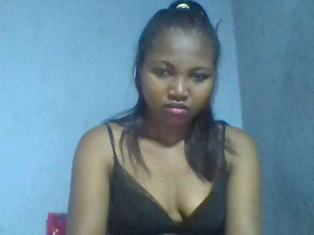 Rema-2, en directo ahora en BongaCams