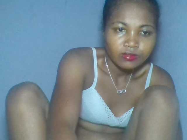 Rema-2 live cam on BongaCams