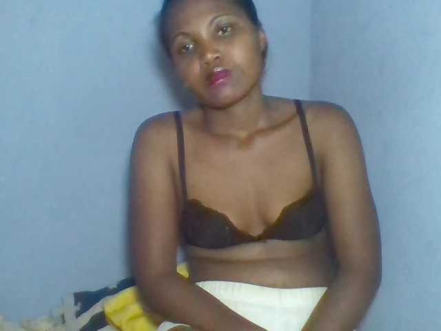Rema-2 live webcam show