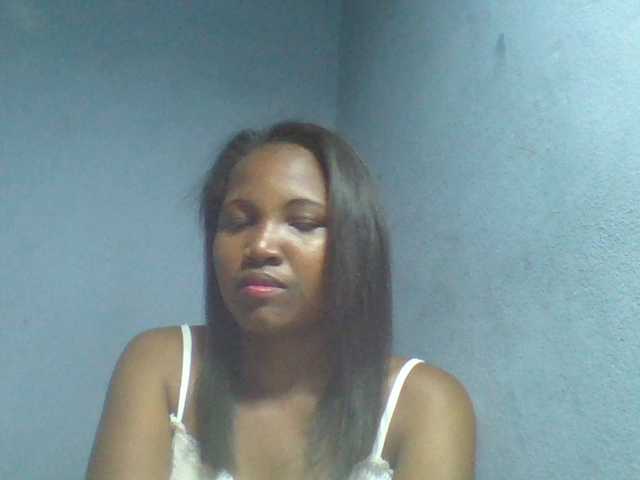 Rema-2 live cam on BongaCams
