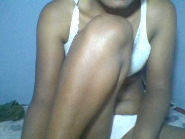 Rema-2 live cam on BongaCams