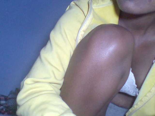 Rema-2 live cam on BongaCams
