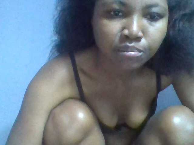 Rema-2 live cam on BongaCams