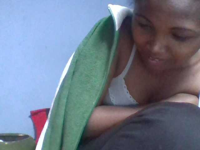 Rema-2 live cam on BongaCams
