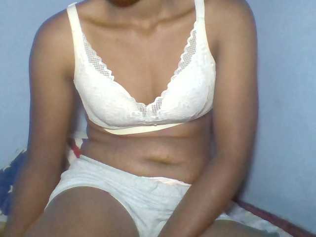 Rema-2 live cam on BongaCams
