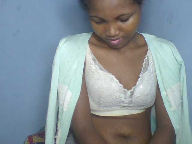 Rema-2 live cam on BongaCams