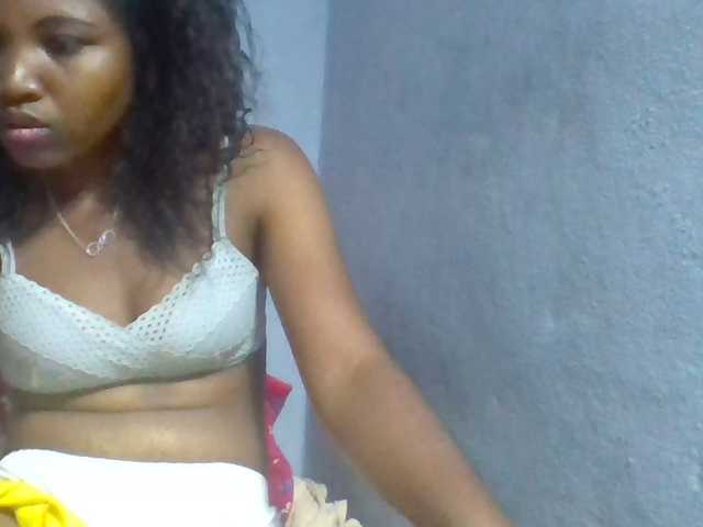 Rema-2 live cam on BongaCams