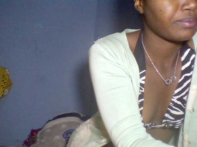 Rema-2 live cam on BongaCams
