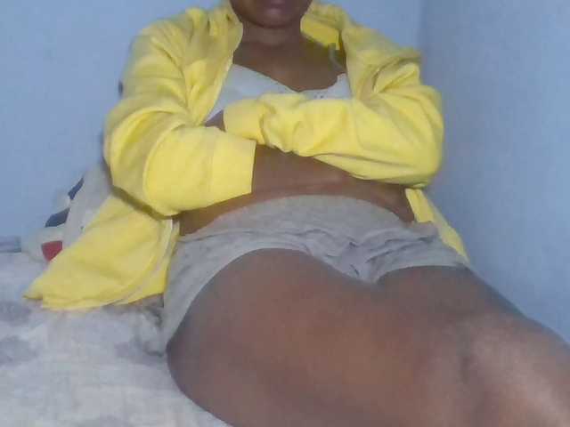 Rema-2 live cam on BongaCams
