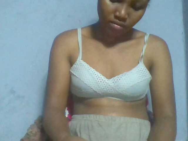 Rema-2 live cam on BongaCams