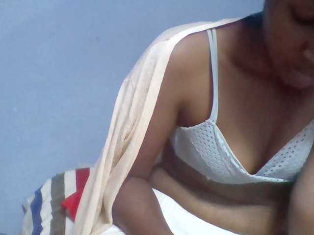 Rema-2 live cam on BongaCams