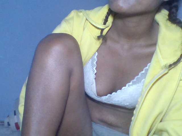 Rema-2 live webcam show