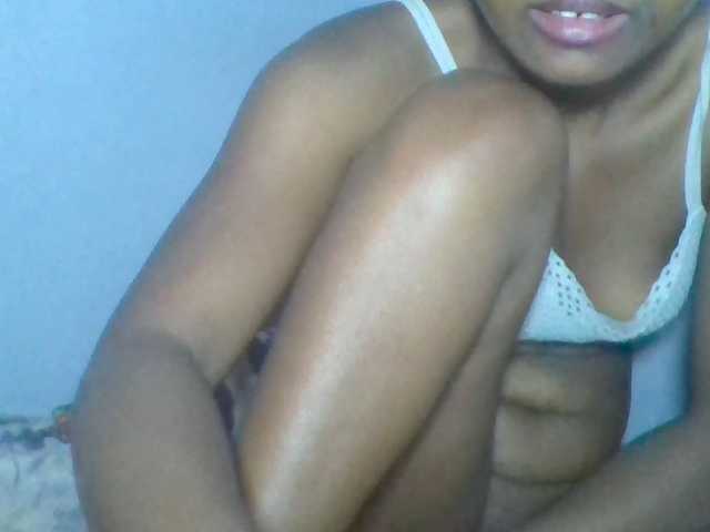 Rema-2 live cam on BongaCams