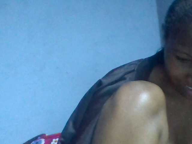 Rema-2 live cam on BongaCams