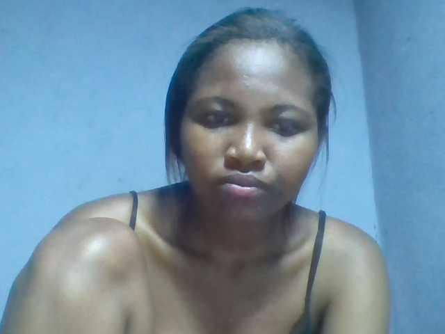 Rema-2 live cam on BongaCams