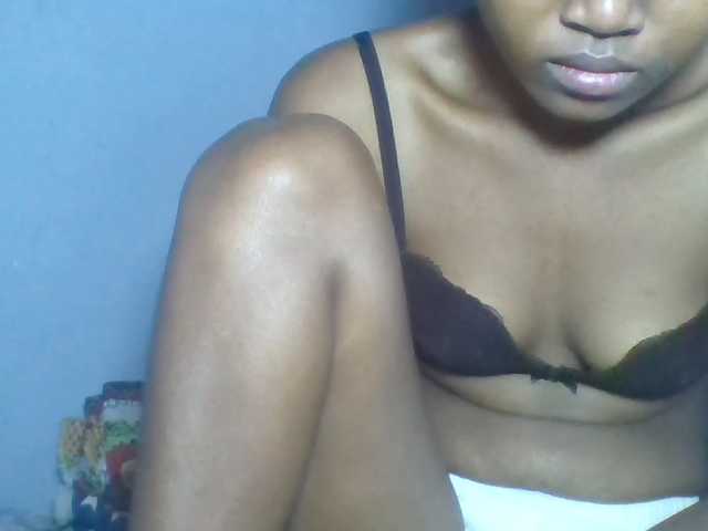 Rema-2 live webcam show