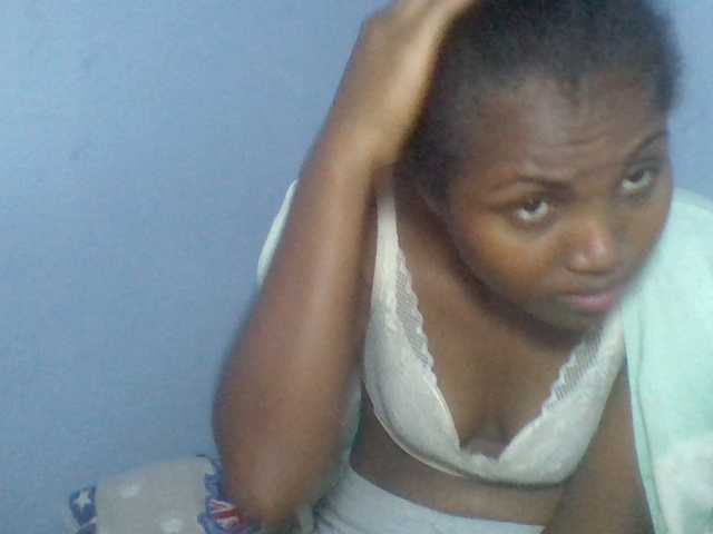 Rema-2 live cam on BongaCams