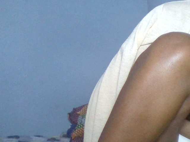 Rema-2 live cam on BongaCams