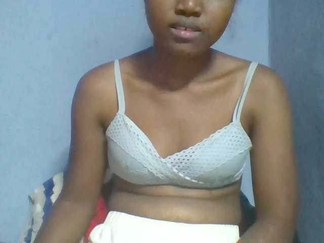 Rema-2 live cam on BongaCams