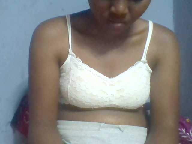 Rema-2 live cam on BongaCams