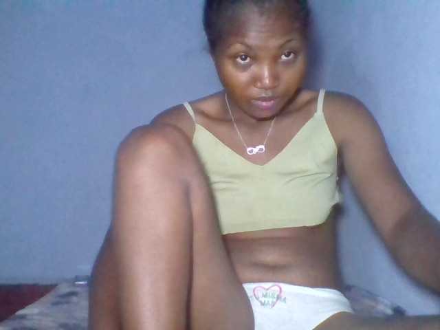Rema-2 live cam on BongaCams