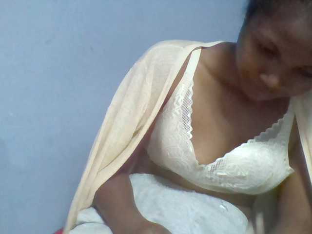 Rema-2 live cam on BongaCams