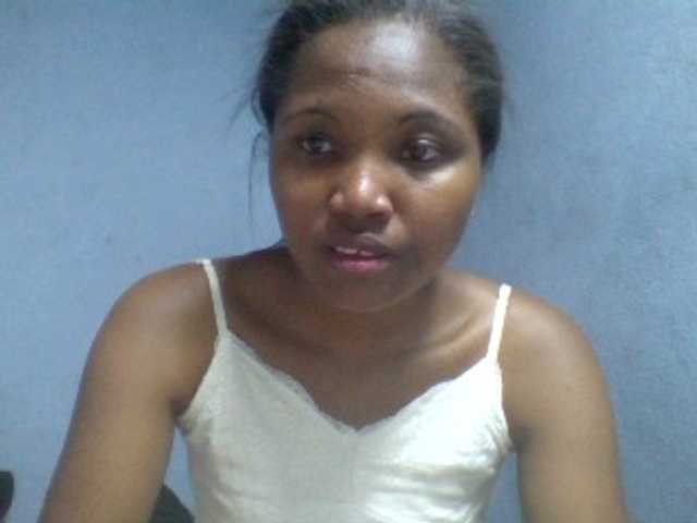 Rema-2 live cam on BongaCams