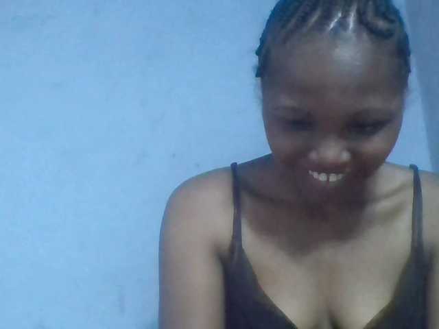 Rema-2 live cam on BongaCams