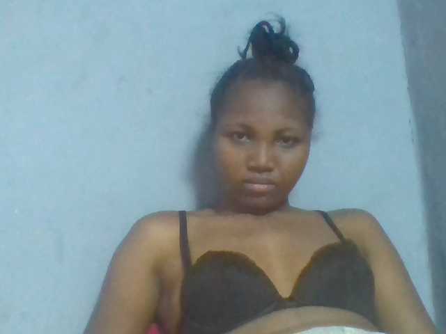 Rema-2 live cam on BongaCams
