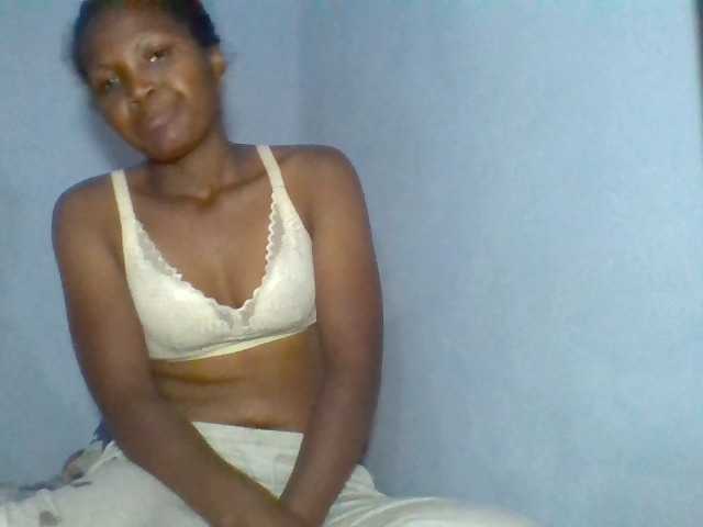Rema-2 live cam on BongaCams