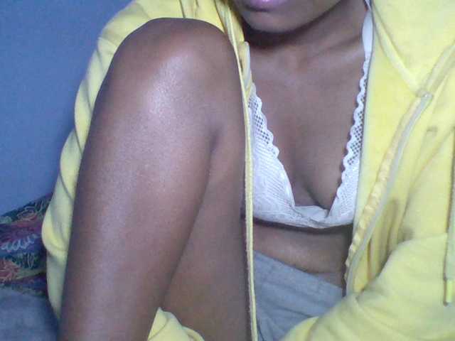 Rema-2 Live Cam pe BongaCams