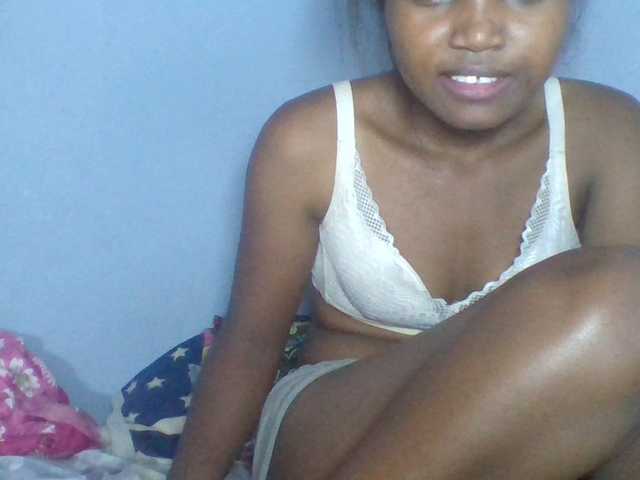 Rema-2 live webcam show