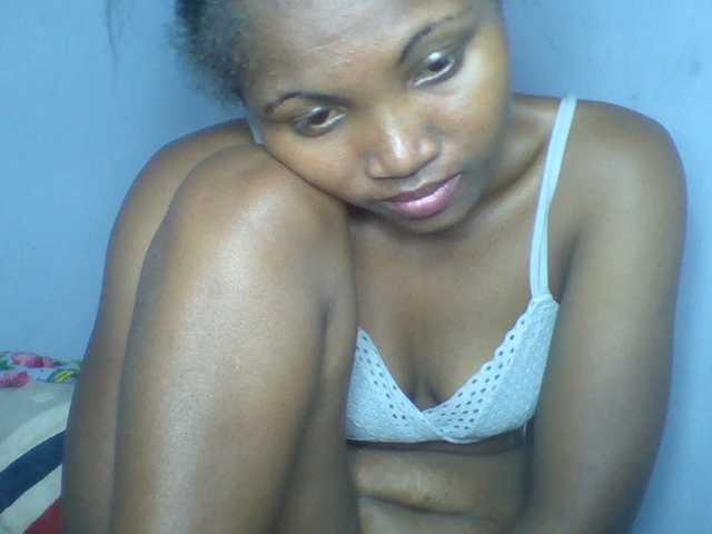 Rema-2 live webcam show