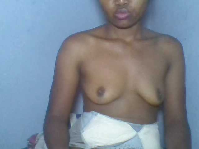 Rema-2 live cam on BongaCams