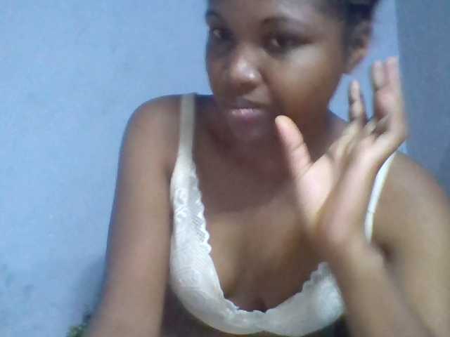 Rema-2 live cam on BongaCams