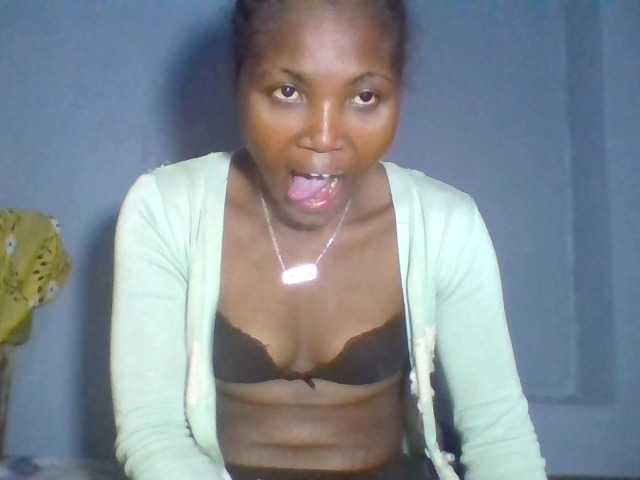 Rema-2 live cam on BongaCams