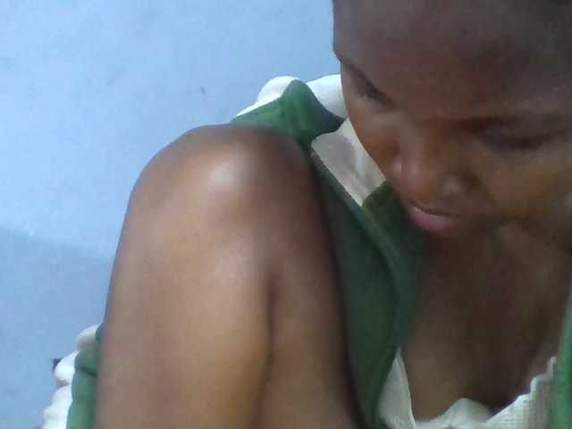 Rema-2 live cam on BongaCams