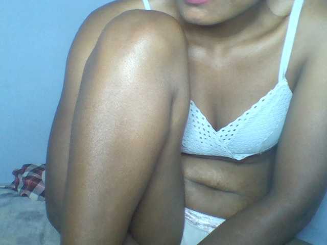 Rema-2 live webcam show