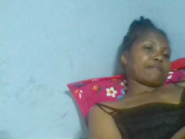Rema-2 live cam on BongaCams