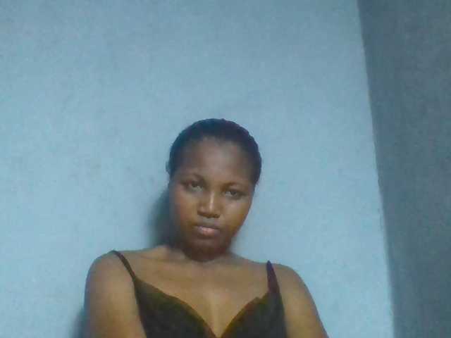 Rema-2 live cam on BongaCams
