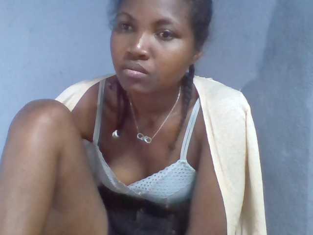 Rema-2 live cam on BongaCams