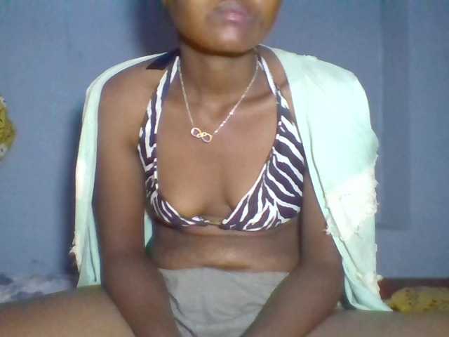 Rema-2 live cam on BongaCams