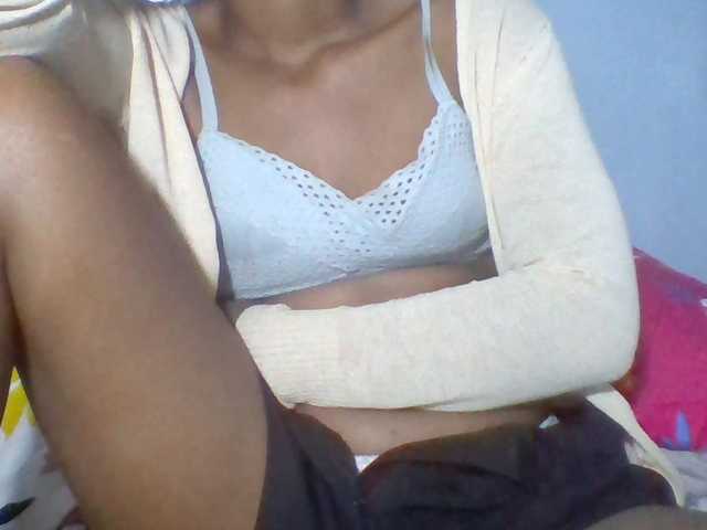 Rema-2 live webcam show